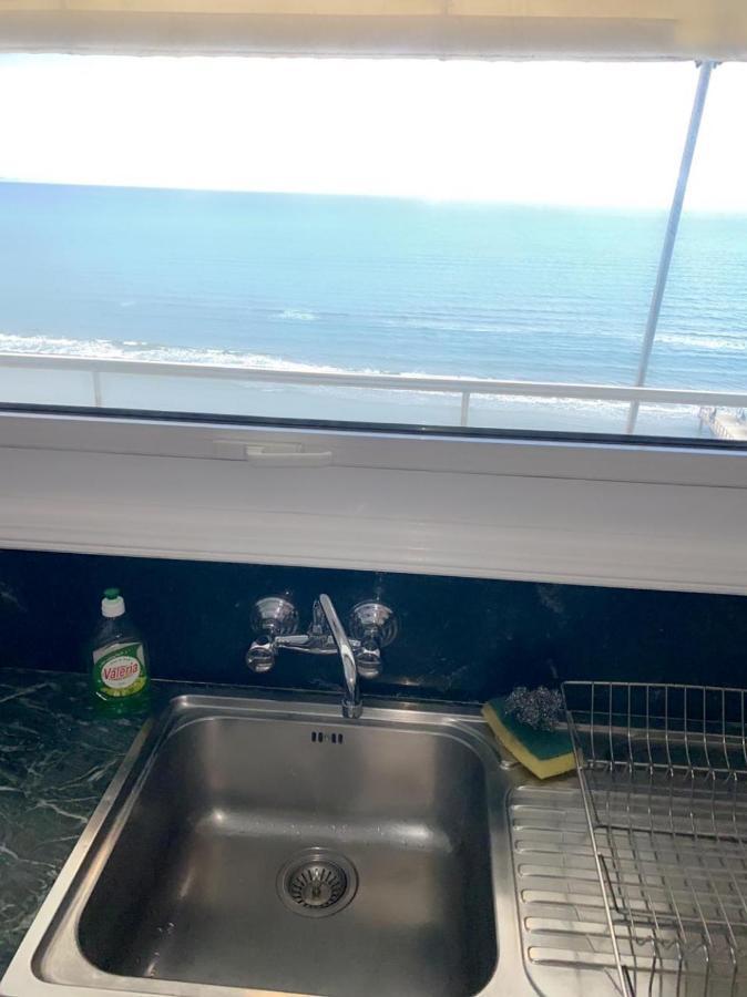 Larnaca Room, 50M To The Finikoudes Beach 外观 照片